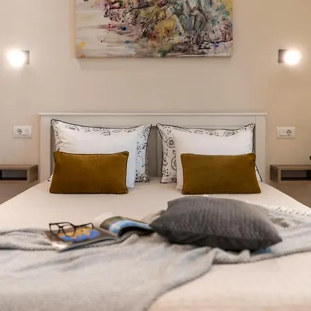 Luxe Mr.m 2 Пула